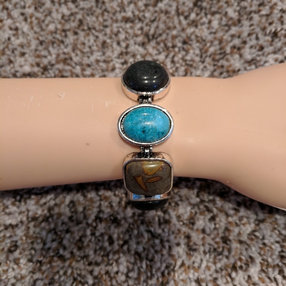 💥2/$15 Turquoise stone‎ toggle bracelet